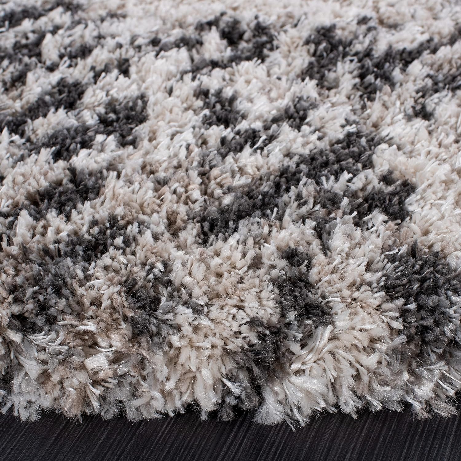 image:imageSAFAVIEH Iceland Shag Collection Area Rug 9 x 12 Cream amp Grey Modern Design NonShedding amp Easy Care 26inch Thick Ideal for High Traffic Areas in Living Room Bedroom ISG518ACreamGrey