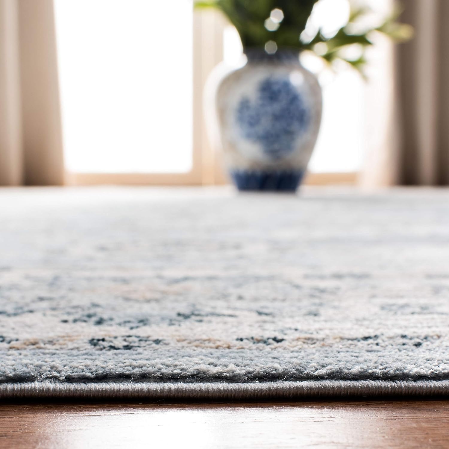 image:imageSAFAVIEH Isabella Collection Area Rug 9 x 12 Light Blue amp Cream Oriental Design NonShedding amp Easy Care Ideal for High Traffic Areas in Living Room Bedroom ISA940MLight BlueCream