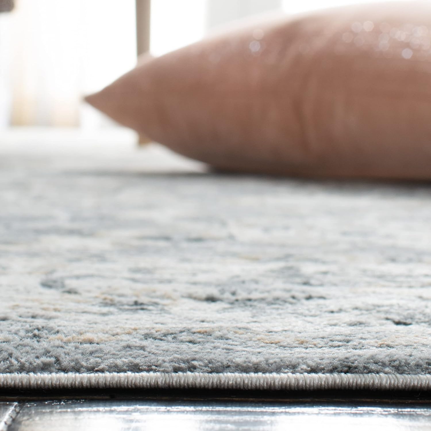 image:imageSAFAVIEH Isabella Collection Area Rug 9 x 12 Light Blue amp Cream Oriental Design NonShedding amp Easy Care Ideal for High Traffic Areas in Living Room Bedroom ISA940MGreyCream