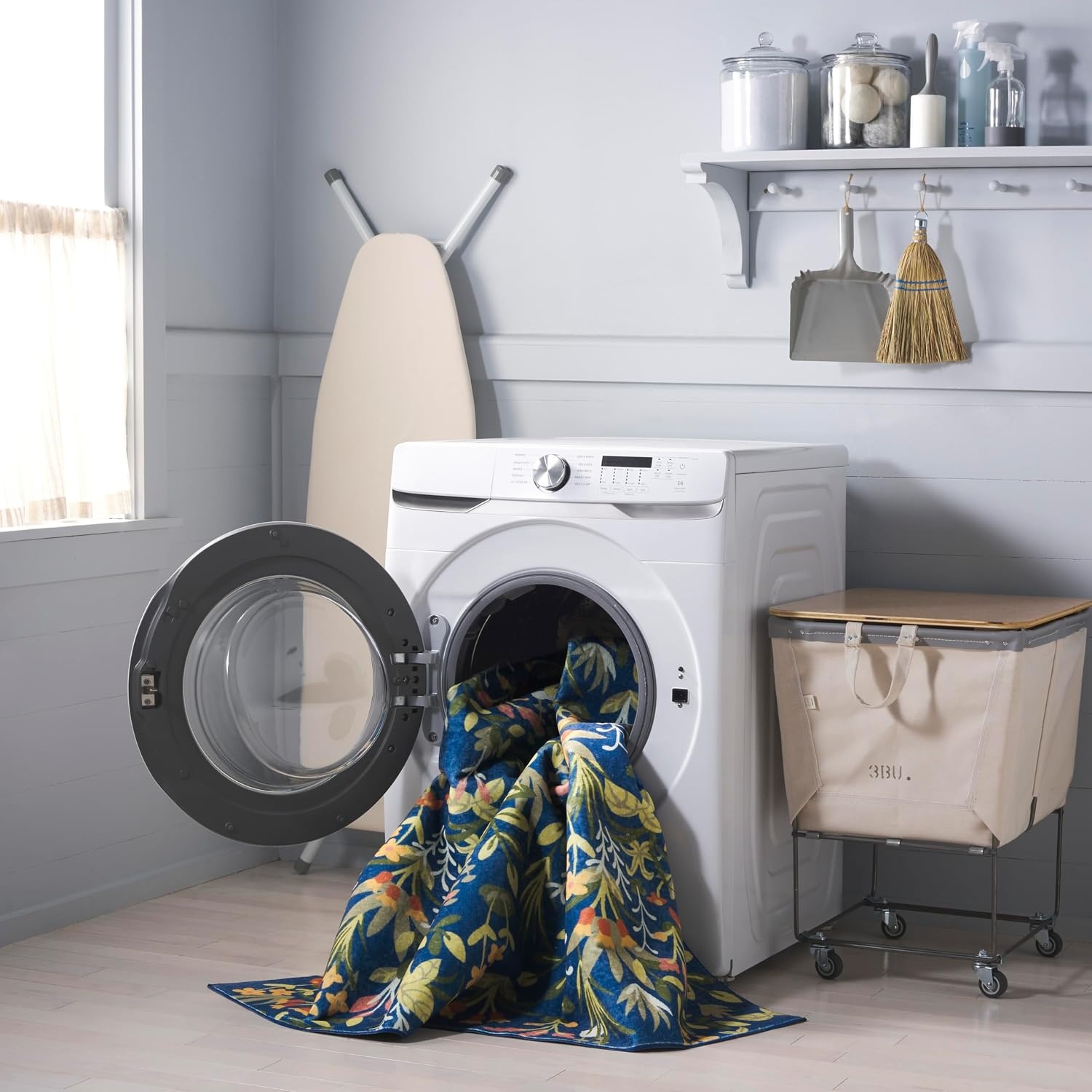 image:imageMartha Stewart x SAFAVIEH Machine Washable Area Rug Collection 5 x 8 Navy amp Gold Slip Resistant amp Easy Cleaning Ideal for Ideal for Living Room Bedroom Dining Space MSRW192NNavyGold